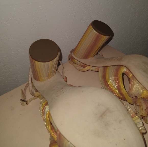 💥NEW LOEFFLER RANDALL Camellia Pleated Sunset Heels💥 - Picture 4 of 13